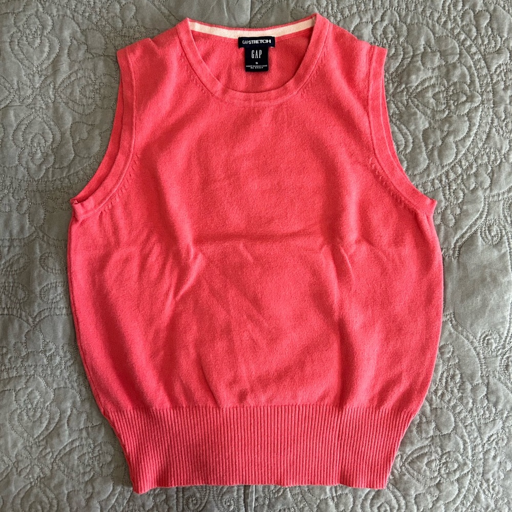 GAP Women's Bright Coral Sleeveless Sweater